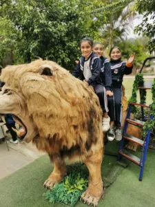 Élèves de Béziers et enfants de Collique